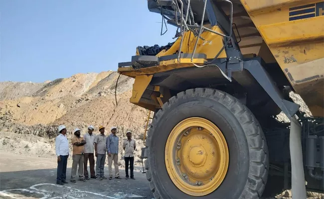 Safety Committee Team Examining Hazardous Dumper In NTPC - Sakshi