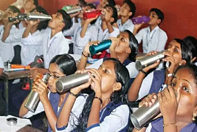 Water Bell rings in a healthy practice in Kerala schools - Sakshi