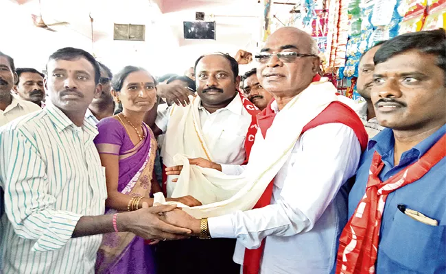 Siddipet RTC Workers Protest By Begging - Sakshi