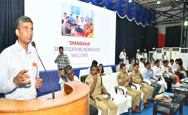 Complaints in the SPANDANA Program Should be Resolved Quickly: CMO Secretary - Sakshi