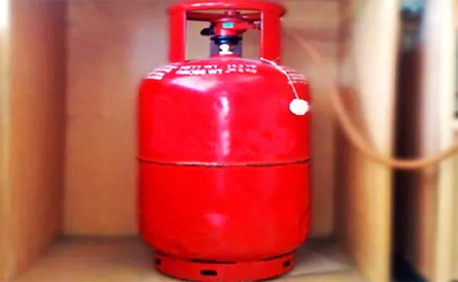 Gas Cylinder Price Again Hyderabad - Sakshi