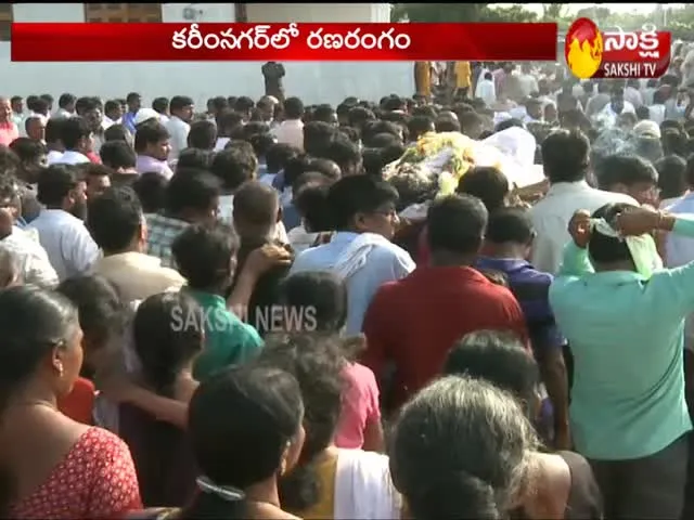 Karimnagar tense, protest with driver's dead body 