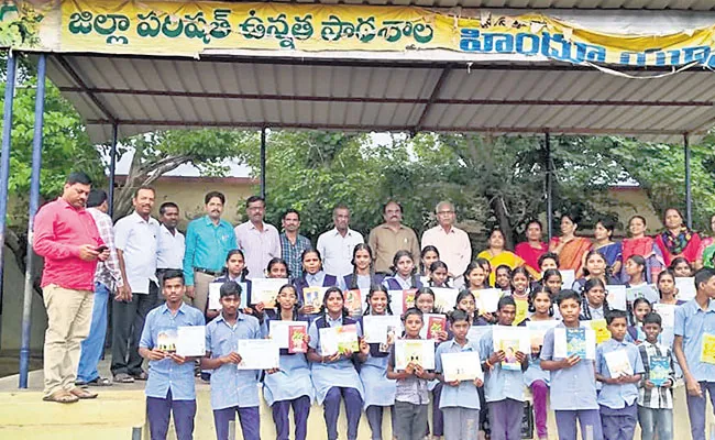 Dr Vr Sharma Has Been Telling Stories With Students In Schools - Sakshi