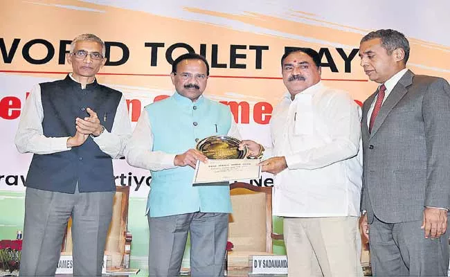 Telangana Receives Swachh Survekshan Grameen Award - Sakshi