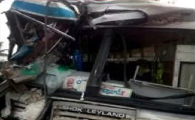 RTC Bus Met With An Accident In Janagam - Sakshi