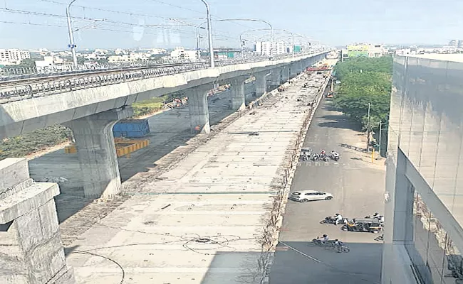 Mayor Bonthu Rammohan Visit Nagpur Double Decker flyover - Sakshi