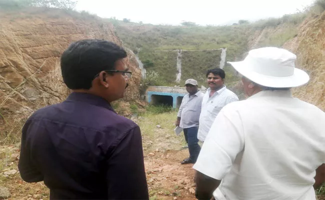 Vigilance Enforcement Officers Inspects Handri Neeva Canal Construction - Sakshi