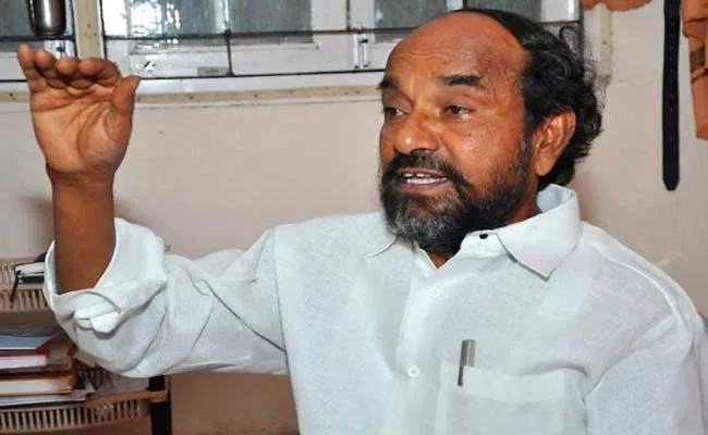 Conspiracy Is Going To Close Govt Schools In Telangana Says Krishnaiah - Sakshi