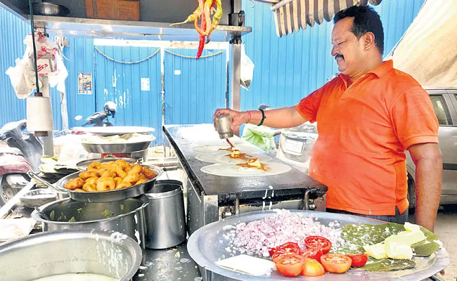 Vovind Special Tiffins At Charminar  - Sakshi