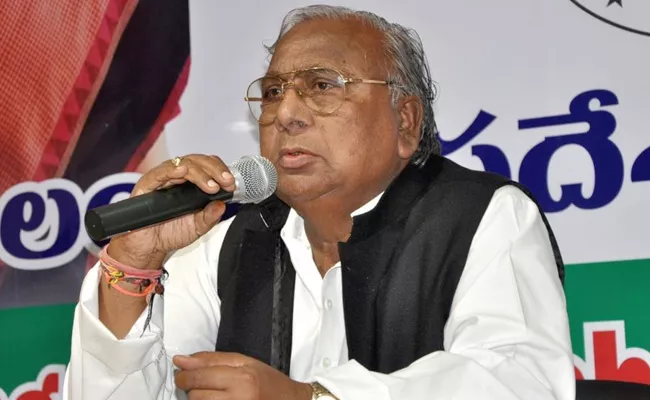 Congress Leader V Hanumantha Rao Criticized the BJP - Sakshi