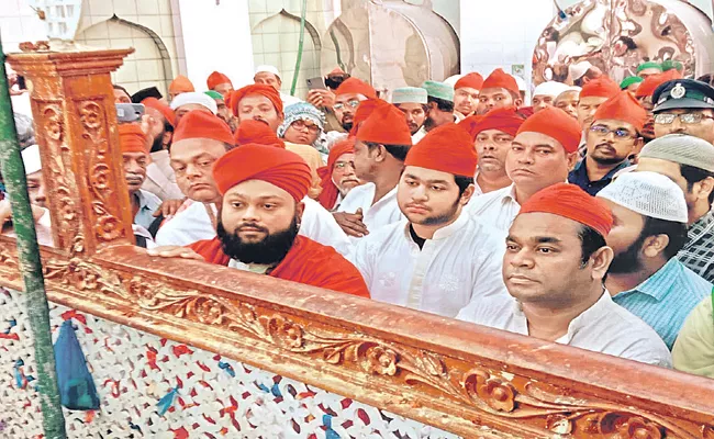 AR Rahman prayers at the Kasumuru Dargah - Sakshi