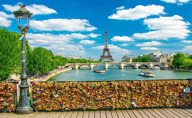 Paris Love Lock Bridge History  - Sakshi