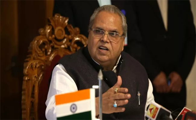 In Bihar Dogs And Horses Have Lands Says Satya Pal Malik - Sakshi