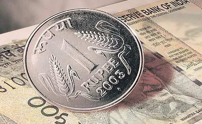 Rupee Spurts To 2 Week High Of 71.50 Against Us Dollar - Sakshi