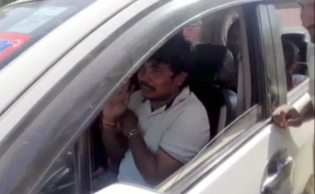 TSRTC bus hits Actor Sampoornesh Babu Car at Siddipet - Sakshi