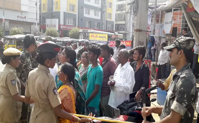 TDP Dalit Leaders Protest Against Attack On Dalit In Kadapa - Sakshi