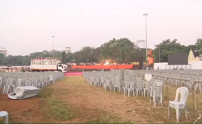 Preparations underway at Shivaji Park for the swearing-in ceremony of Uddhav Thackeray - Sakshi