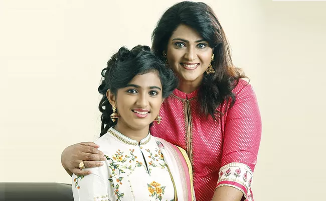 Senior Actress Vani Viswanath Clarifies About Her Daughter Becoming Heroine - Sakshi