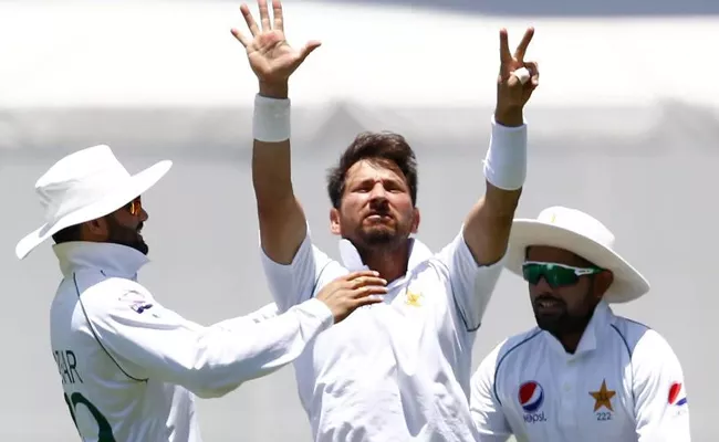 Akram Worried By Yasir Shah's Send Off  For Steve Smith - Sakshi