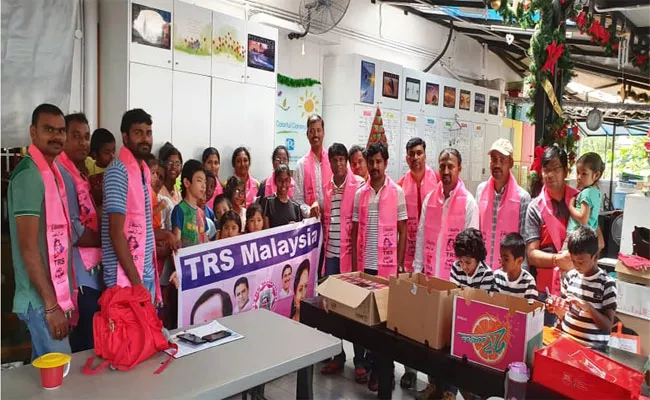 Deeksha Divas Organized By TRS Malaysia NRI Wing - Sakshi