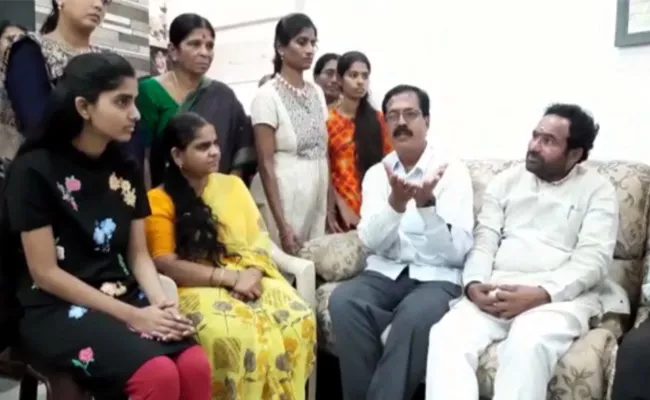 Central Minister Kishan Reddy Visits Priyanka Reddy Family Members - Sakshi