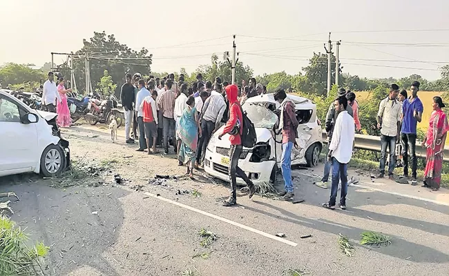 Five people dead in road accident - Sakshi