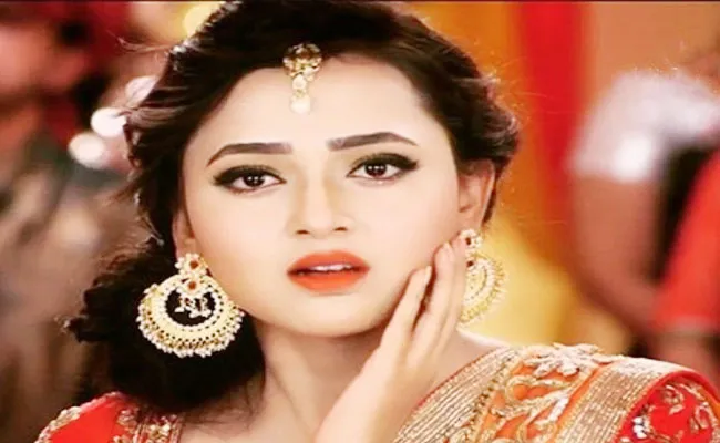 Tejaswi Prakash Says Her WhatsApp Hacked - Sakshi