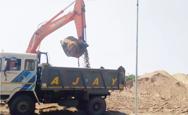 Sand Available in Dharmavaram Anantapur - Sakshi