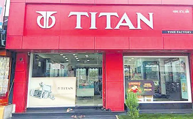 Titan Q2 Net Profit Rises 3.5 Pc to Rs 312 Cr - Sakshi