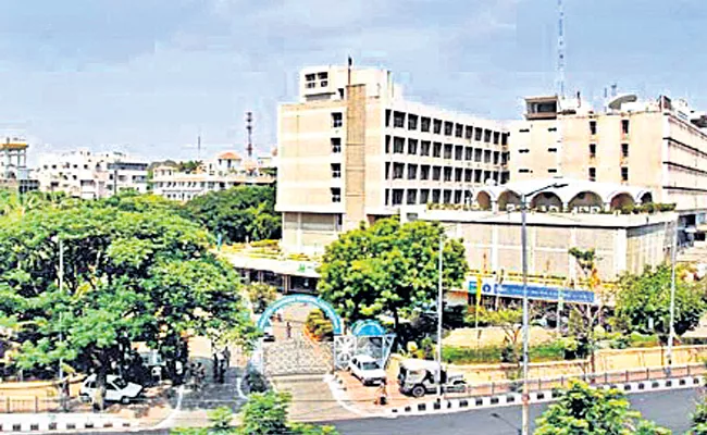 Trade License Fees Stops GHMC - Sakshi