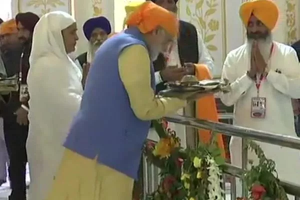 Prime Minister Arrives At The Ber Sahib Grudwara - Sakshi