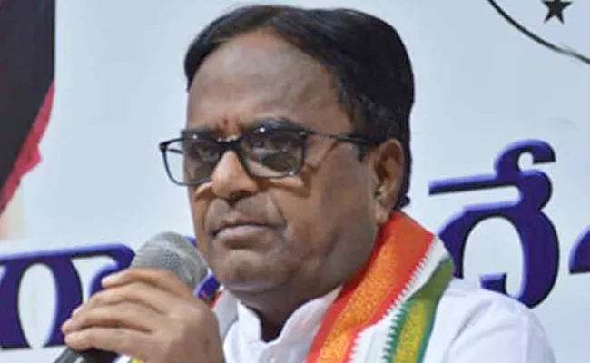 Congress Leader Ponnala Lakshmaiah Fires On CM KCR - Sakshi