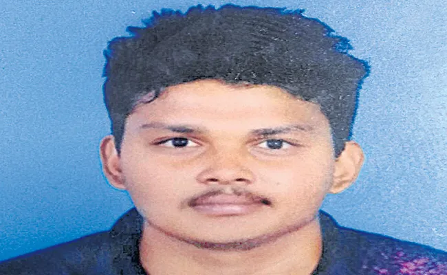 Engineering Student Commits Suicide At Hyderabad - Sakshi