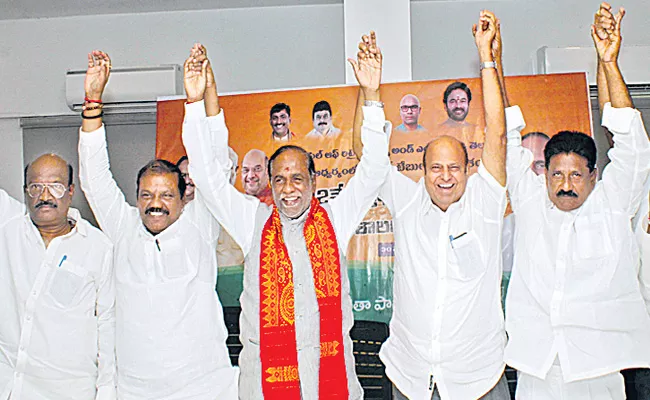 Telangana BJP Reacts On Telangana Government School Shut Down - Sakshi