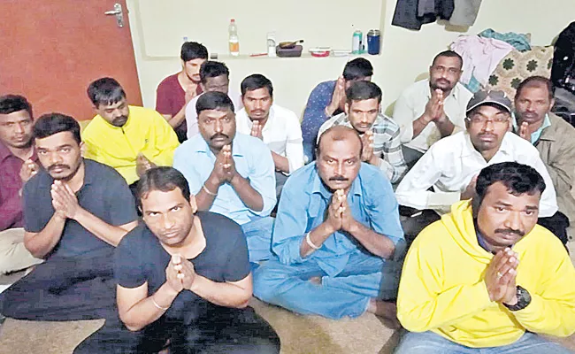 16 Members Of Telangana People Stuck Up At Iraq - Sakshi