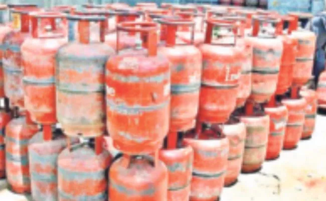 5 Kg Gas Cylinders For The Poor - Sakshi