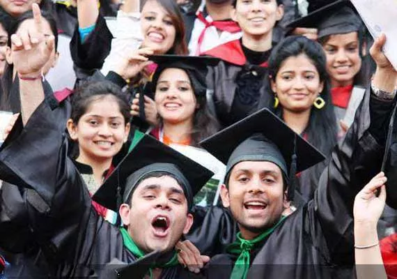 New Survey Reveals Employability Of Graduates Increased - Sakshi