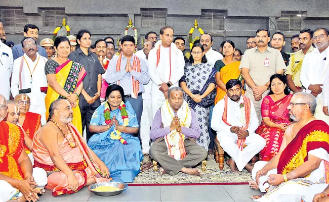 Governor Tamilisai At The Red Cross Society Meeting In Warangal - Sakshi