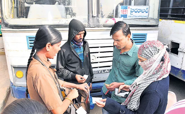 TSRTC Women Conductors Shift End At 8pm In Telangana - Sakshi