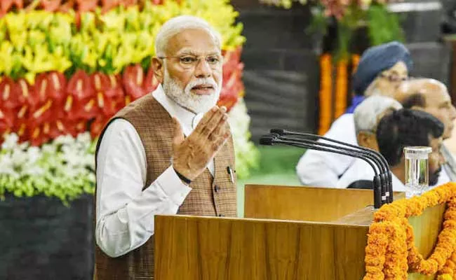 PM Modi Slams Opposition Parties Over Citizenship Bill - Sakshi