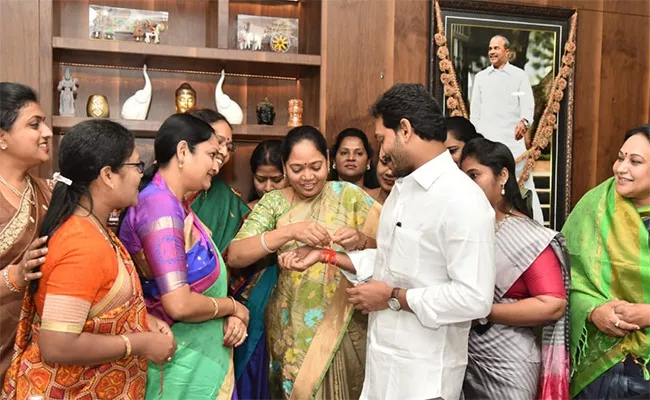 Women Ministers, MLAs Tie Rakhi to CM YS Jagan - Sakshi