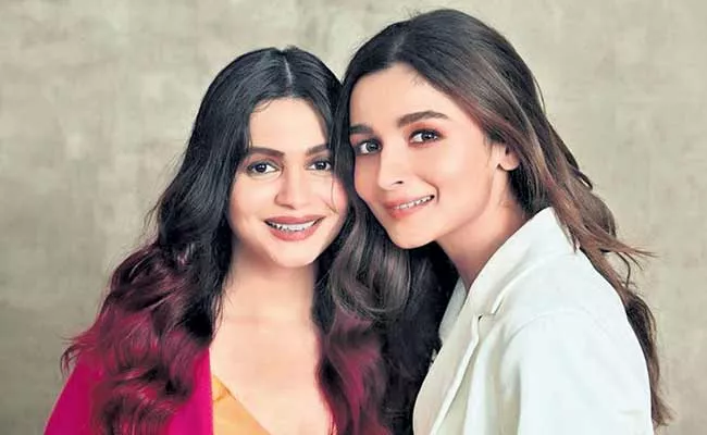 Alia Bhatt On sister Shaheen Bhatt Depression Its Impossible To Not Get Emotional - Sakshi