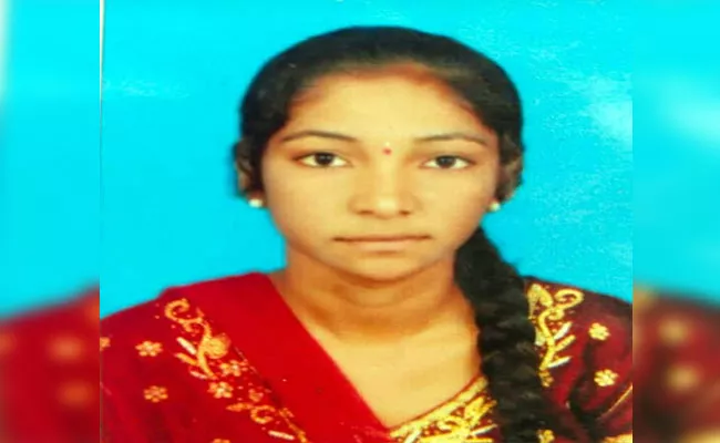 Woman Commits Suicide Over Love Harassments In Palvancha - Sakshi