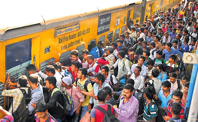 Waiting List Rises in Train Reservations on Sankranthi Festival - Sakshi