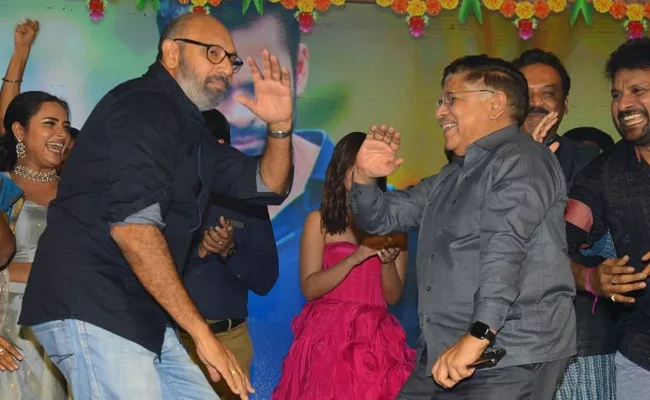 Allu Arvind Dance in Prati Roju Pandage Pre Release Event - Sakshi