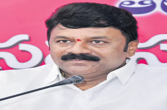 Talasani Srinivas Yadav Says Mobile Fish Outlet Will Be Opened Soon - Sakshi