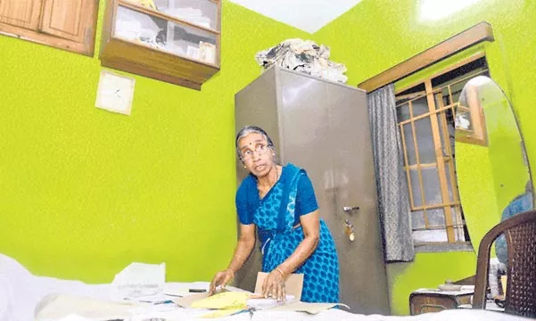 Retired College Teacher Donates 97 Lakhs To Education  - Sakshi