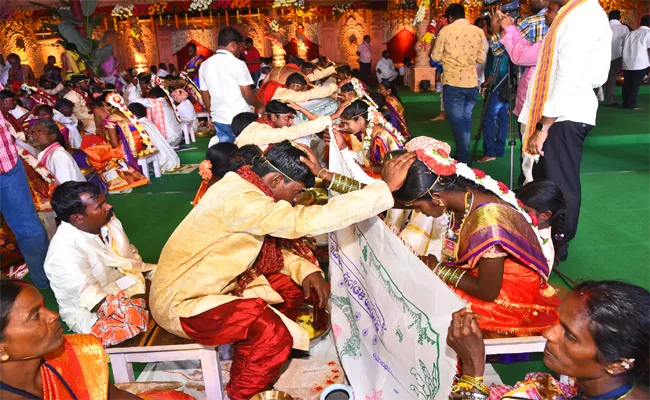 Mass Wedding At Nagarkurnool By MJR Charitable Trust - Sakshi