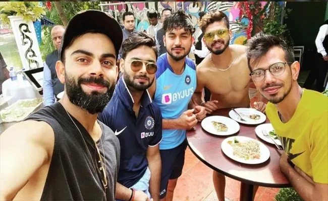 Virat Kohli Enjoys With Teammates In Cuttack Shares In Twitter - Sakshi