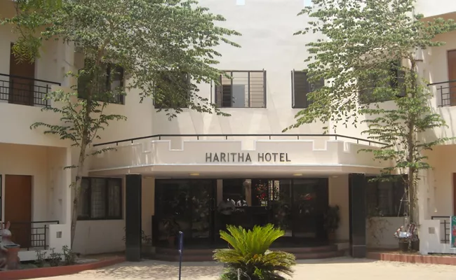 Haritha Hotels Running With loss in YSR Kadapa - Sakshi